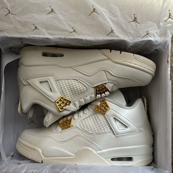Air Jordan 4 WMNS ‘Metallic Gold’ (2024) photo review