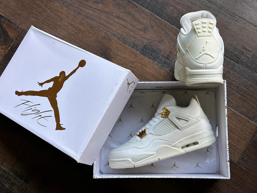 Air Jordan 4 WMNS ‘Metallic Gold’ (2024) photo review