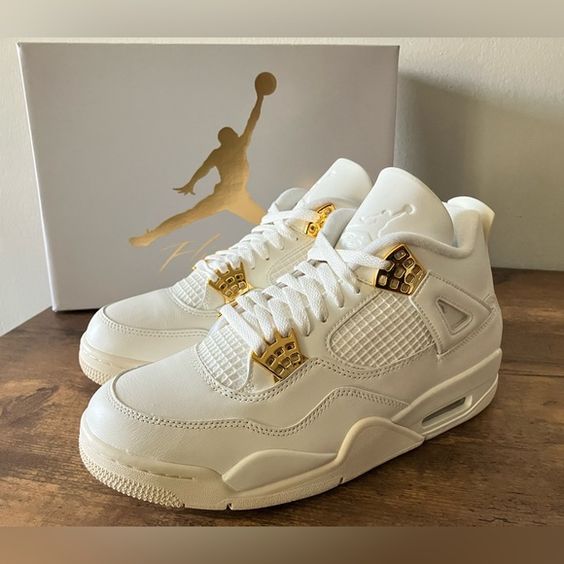 Air Jordan 4 WMNS ‘Metallic Gold’ (2024) photo review