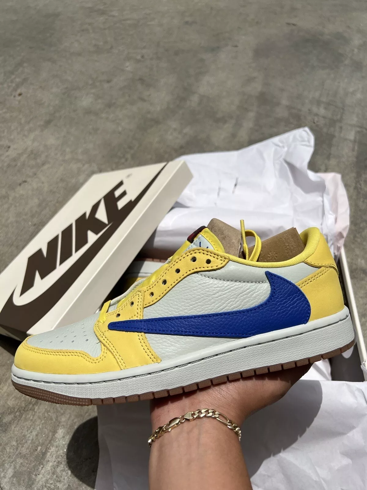 Travis Scott X Air Jordan 1 Low OG ”Canary“ photo review