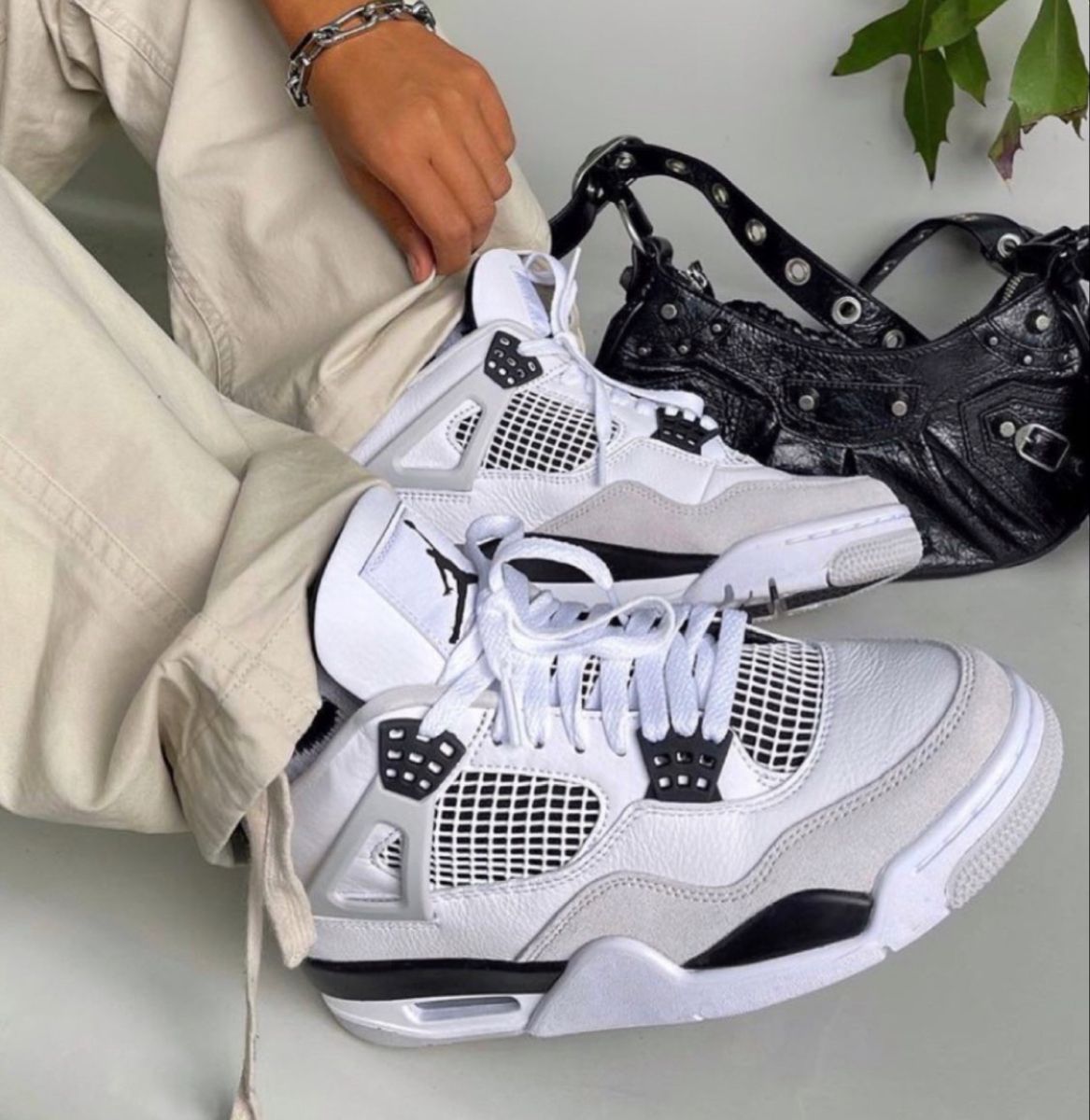 Jordan 4 Retro Military Black (2022) photo review