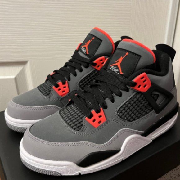 Jordan 4 Retro Infrared photo review
