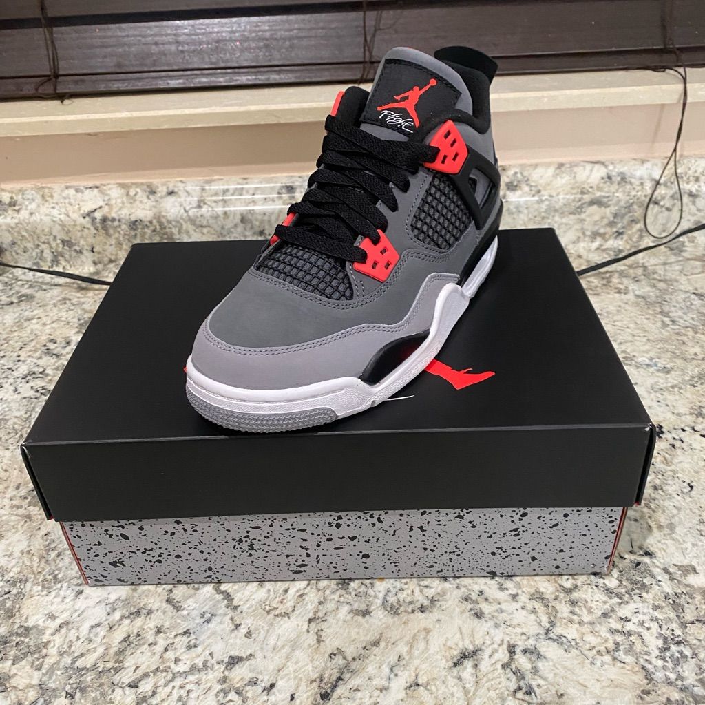 Jordan 4 Retro Infrared photo review