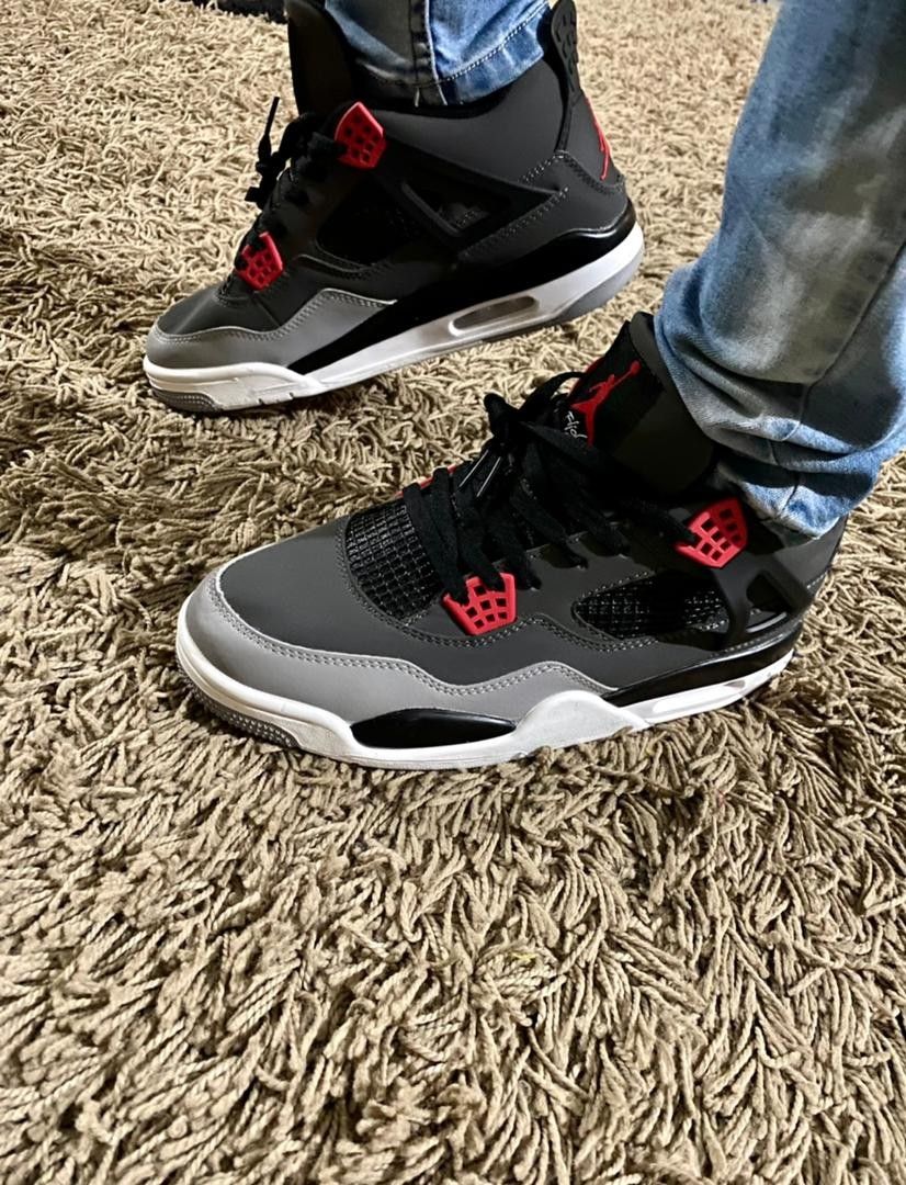 Jordan 4 Retro Infrared photo review