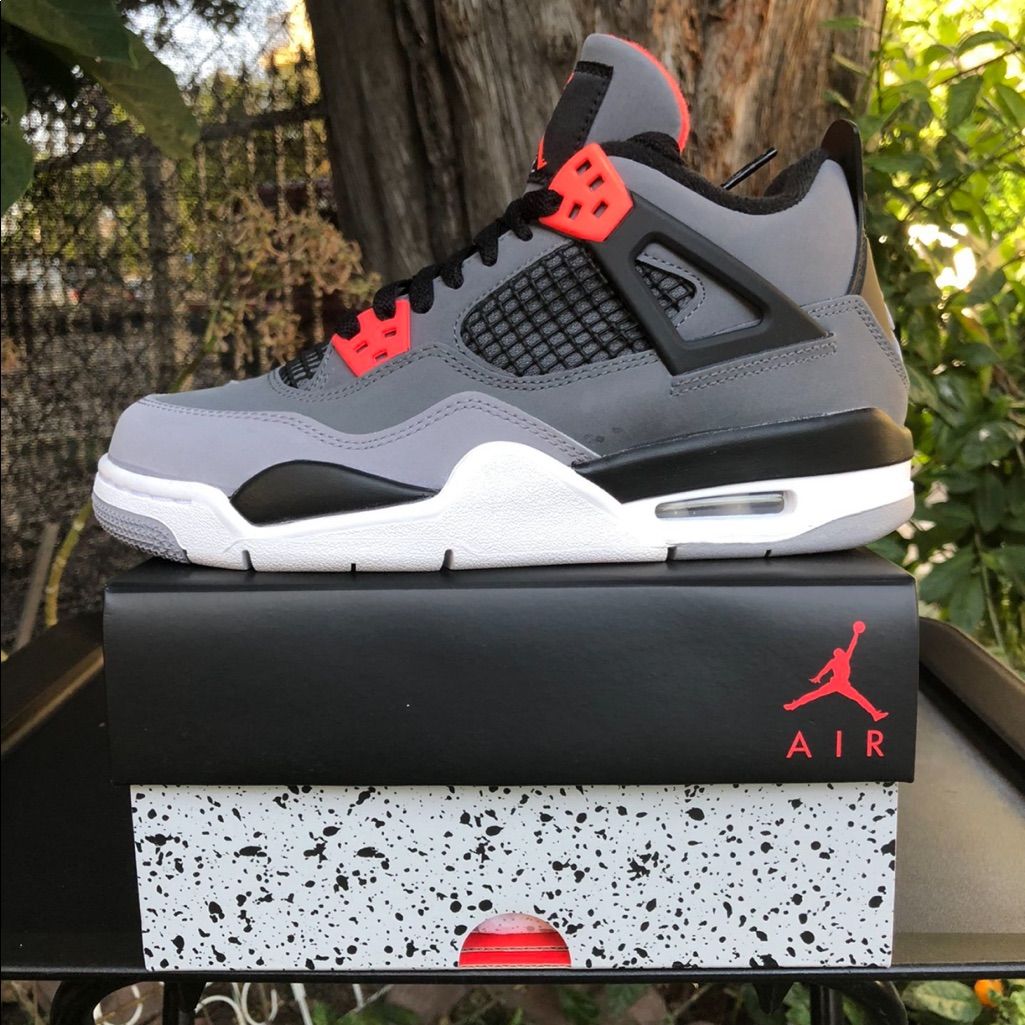 Jordan 4 Retro Infrared photo review