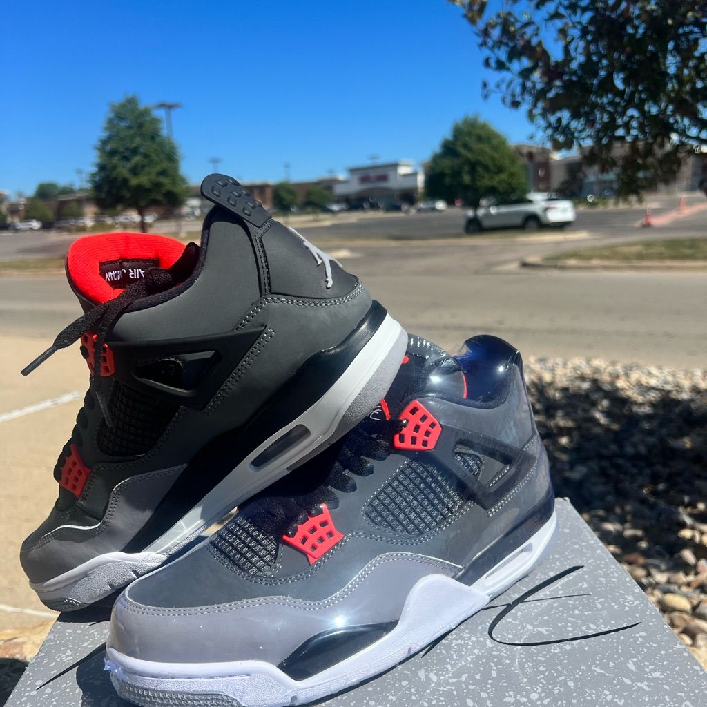 Jordan 4 Retro Infrared photo review