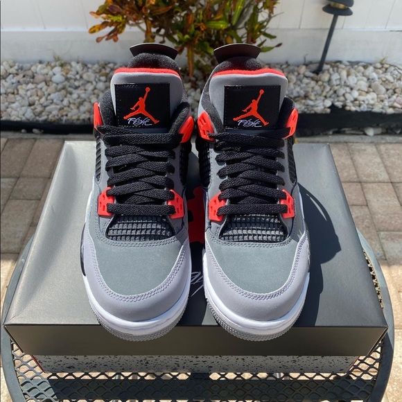 Jordan 4 Retro Infrared photo review