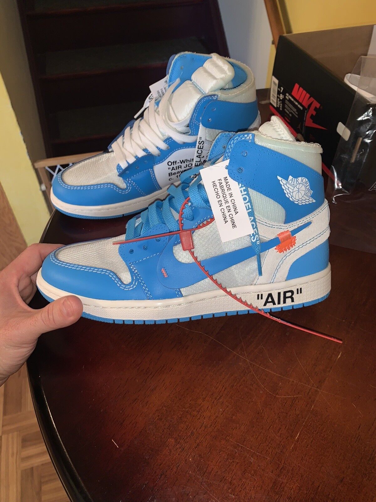 Jordan 1 Retro High Off-White UNC photo review
