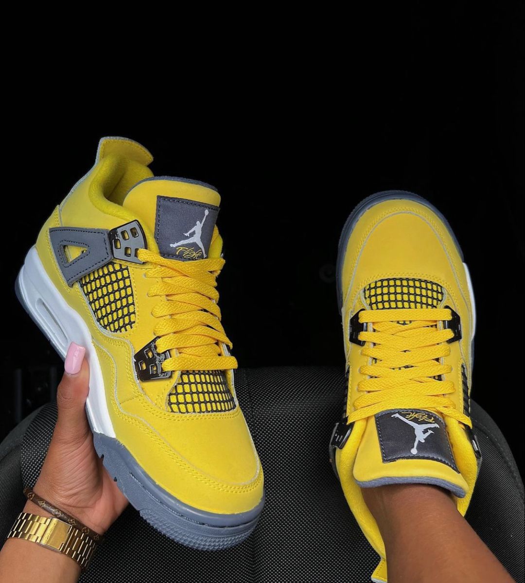 Jordan 4 Retro Lightning (2021) photo review