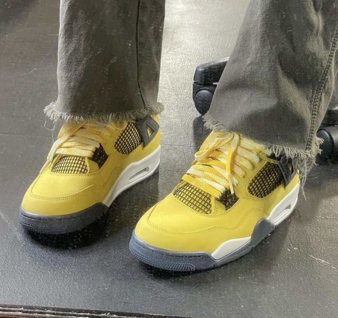 Jordan 4 Retro Lightning (2021) photo review