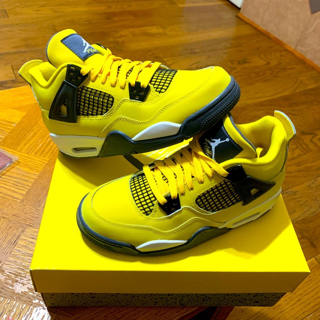 Jordan 4 Retro Lightning (2021) photo review