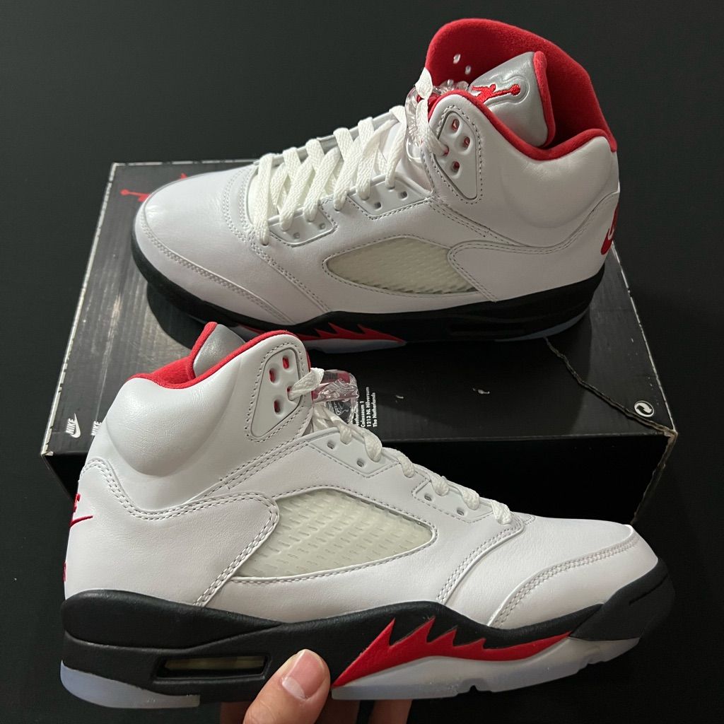 Jordan 5 Retro Fire Red Silver Tongue (2020) photo review