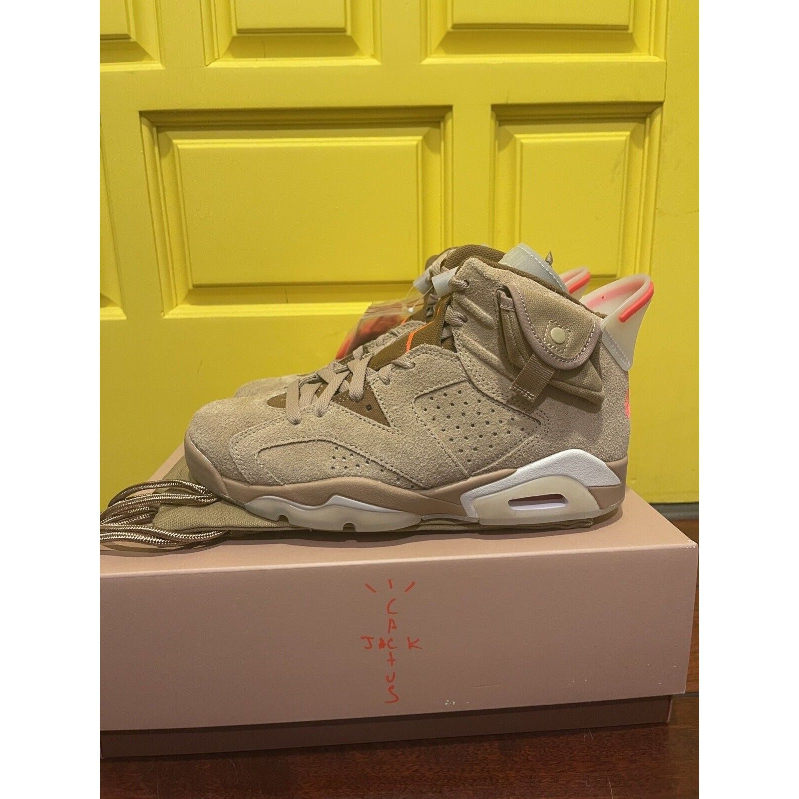 Jordan 6 Retro Travis Scott British Khaki photo review