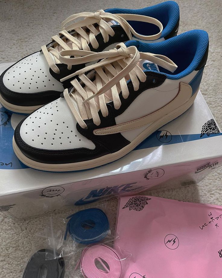 Jordan 1 Retro Low OG SP Fragment x Travis Scott photo review
