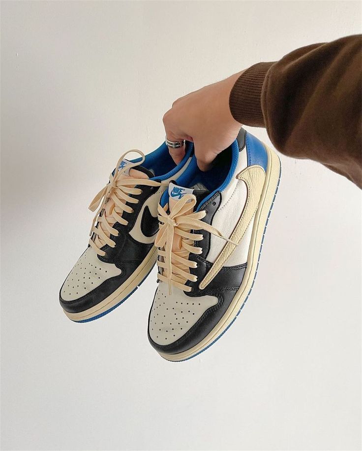 Jordan 1 Retro Low OG SP Fragment x Travis Scott photo review