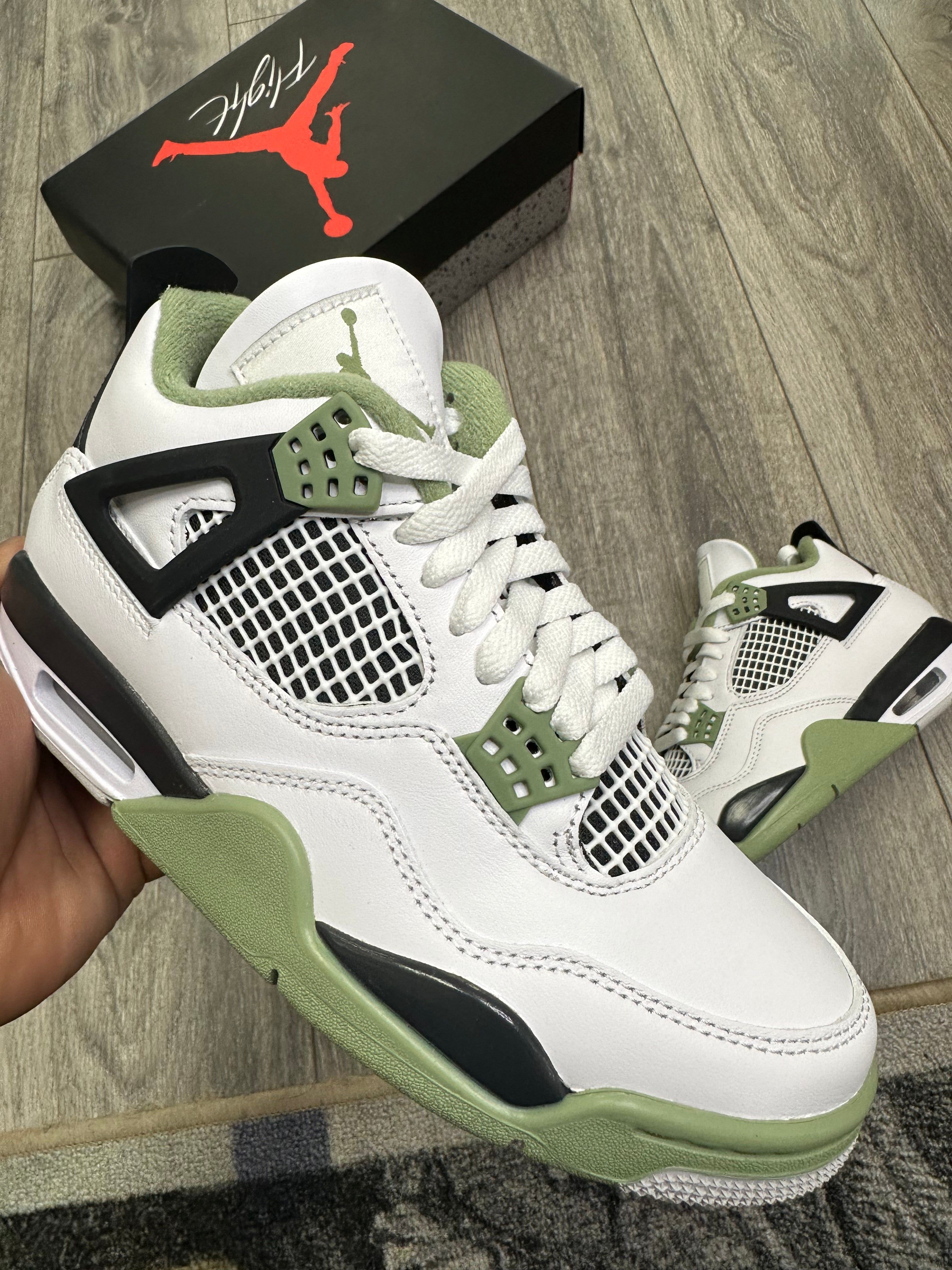 Jordan 4 Retro Seafoam photo review