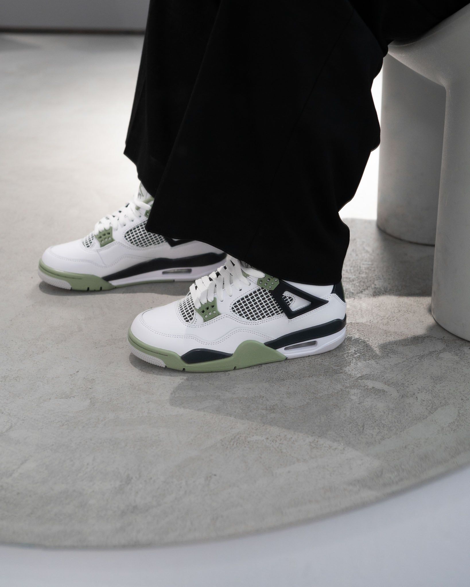 Jordan 4 Retro Seafoam photo review