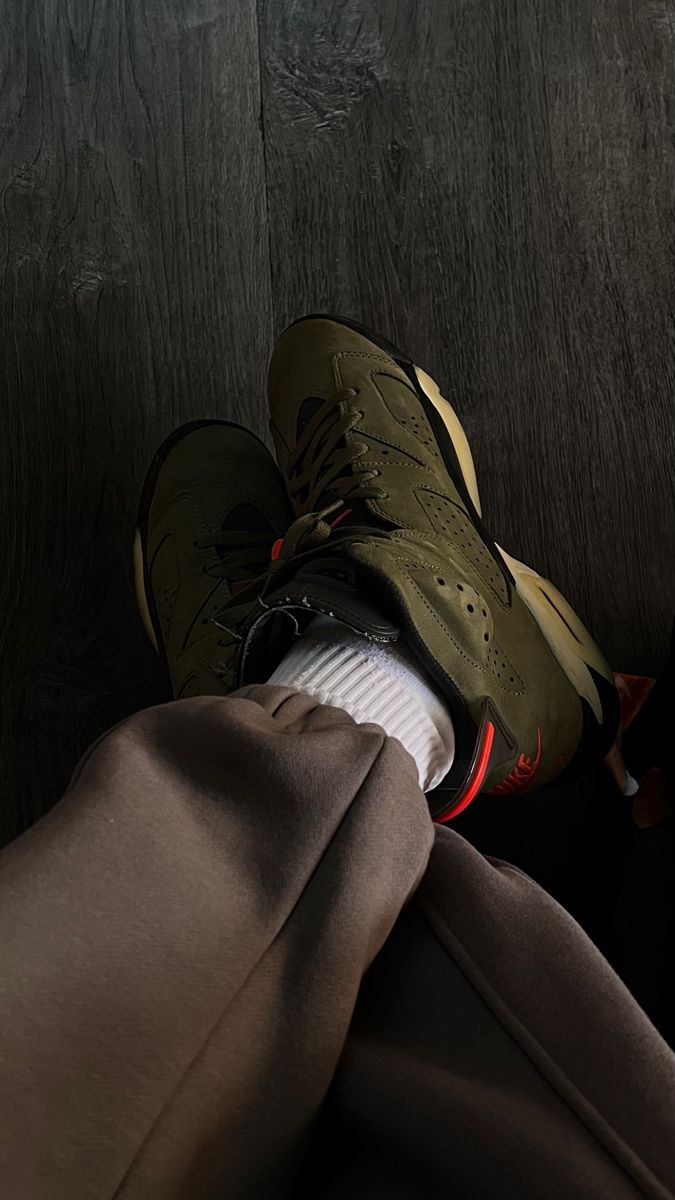 Jordan 6 Retro Travis Scott photo review