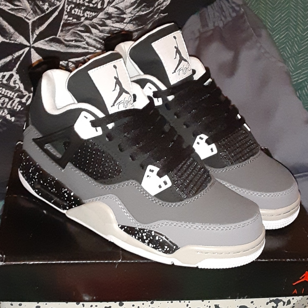 Jordan 4 Retro Fear(2024) photo review