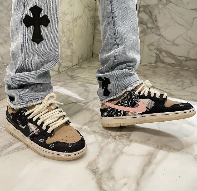 Nike SB Dunk Low Travis Scott photo review