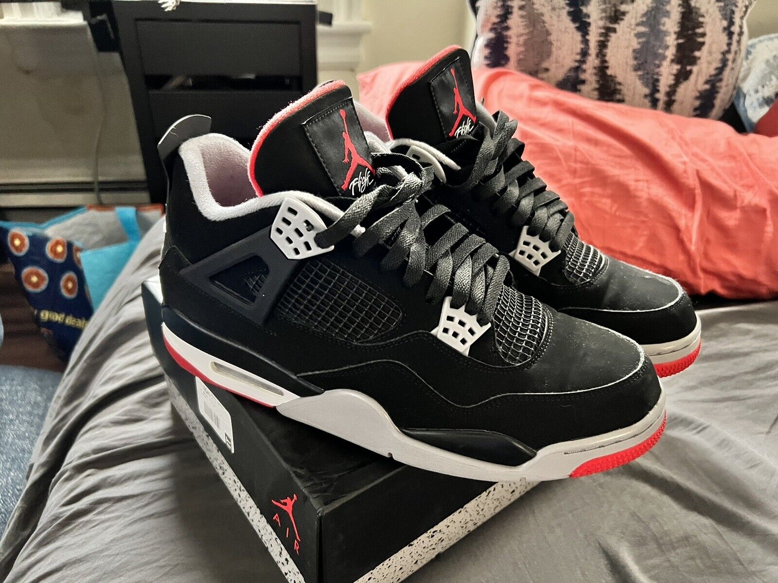 Jordan 4 Retro Bred (2019) photo review