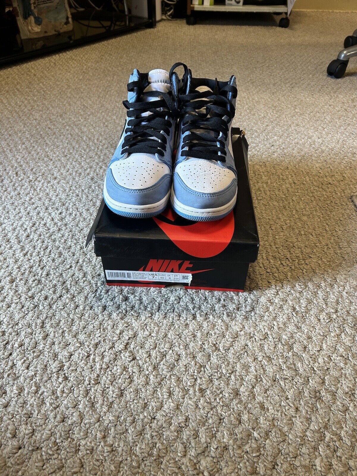 Jordan 1 Retro High OG University Blue photo review