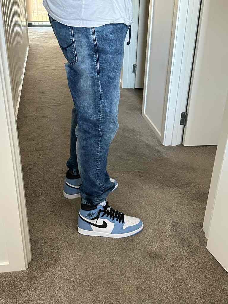 Jordan 1 Retro High OG University Blue photo review