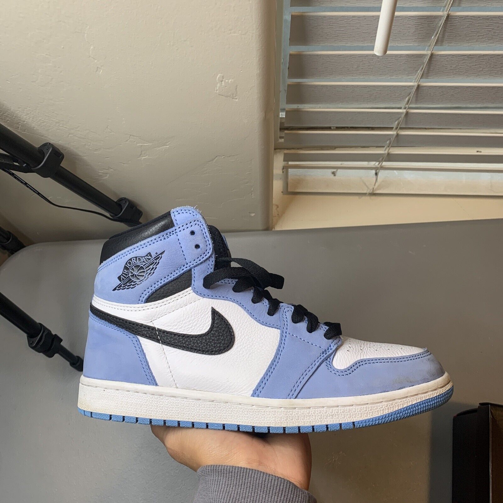 Jordan 1 Retro High OG University Blue photo review