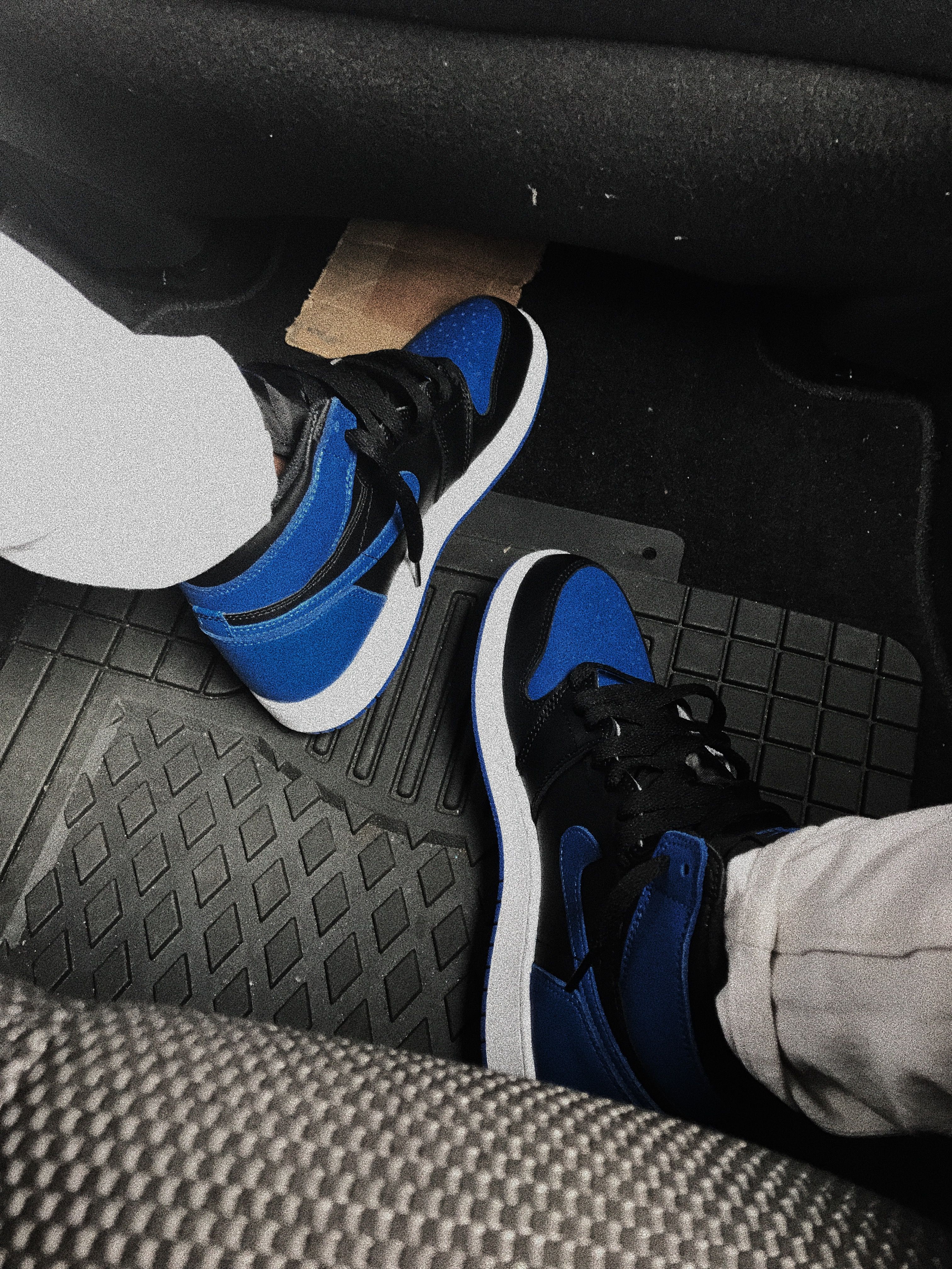 Jordan 1 Retro High OG Royal Blue photo review