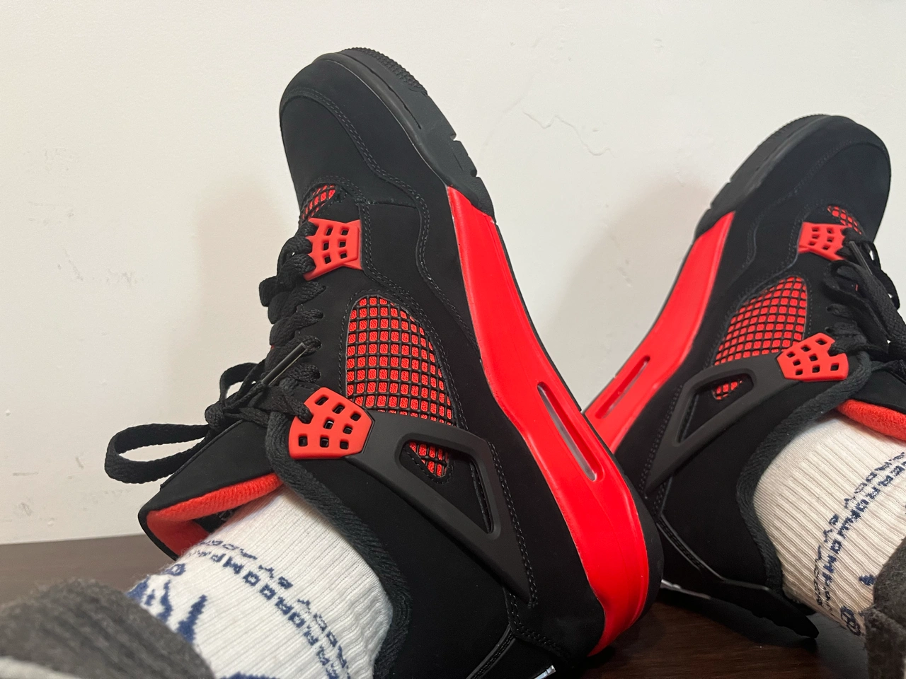 Jordan 4 Retro Red Thunder photo review
