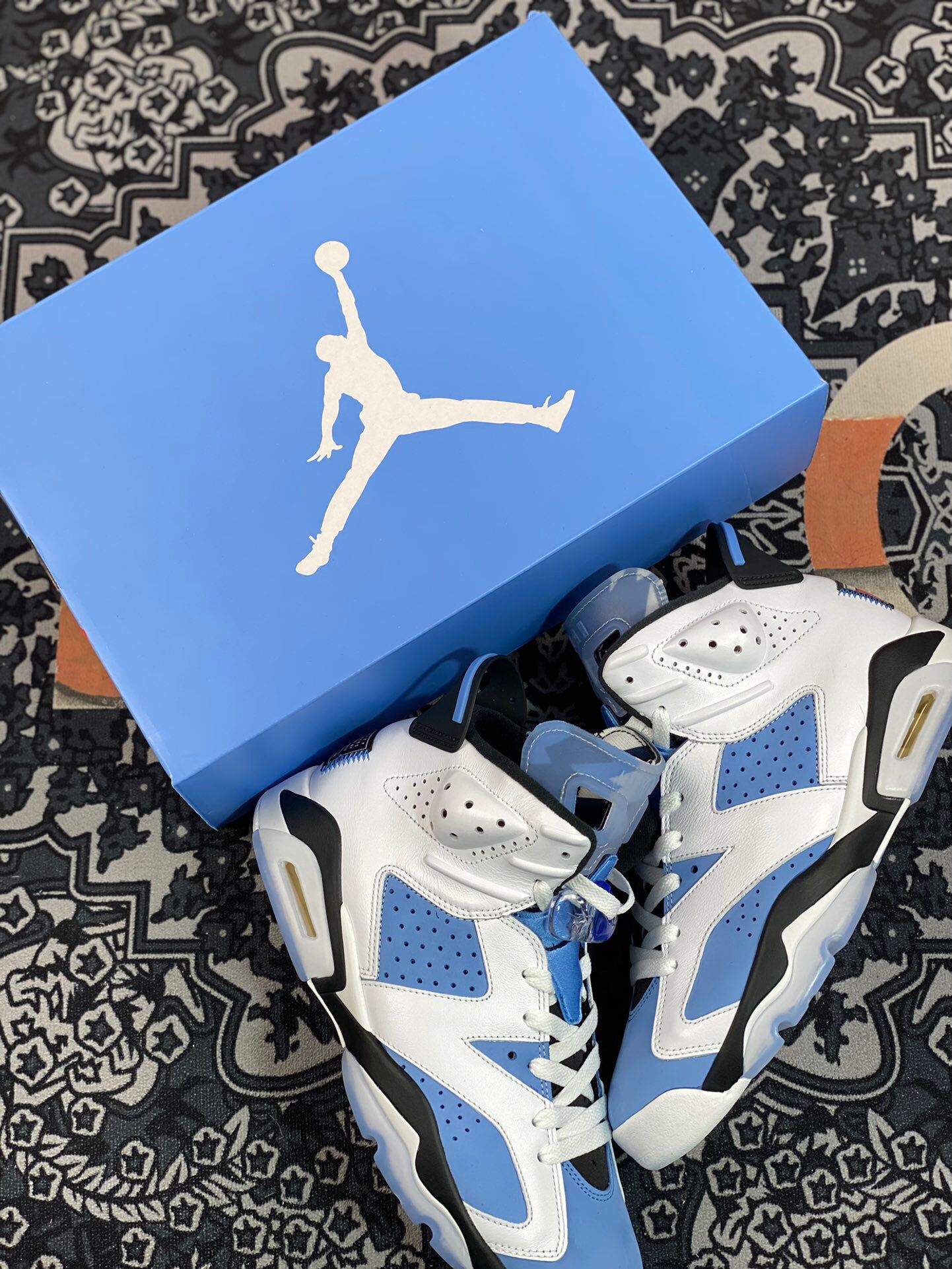 Jordan 6 Retro UNC White photo review