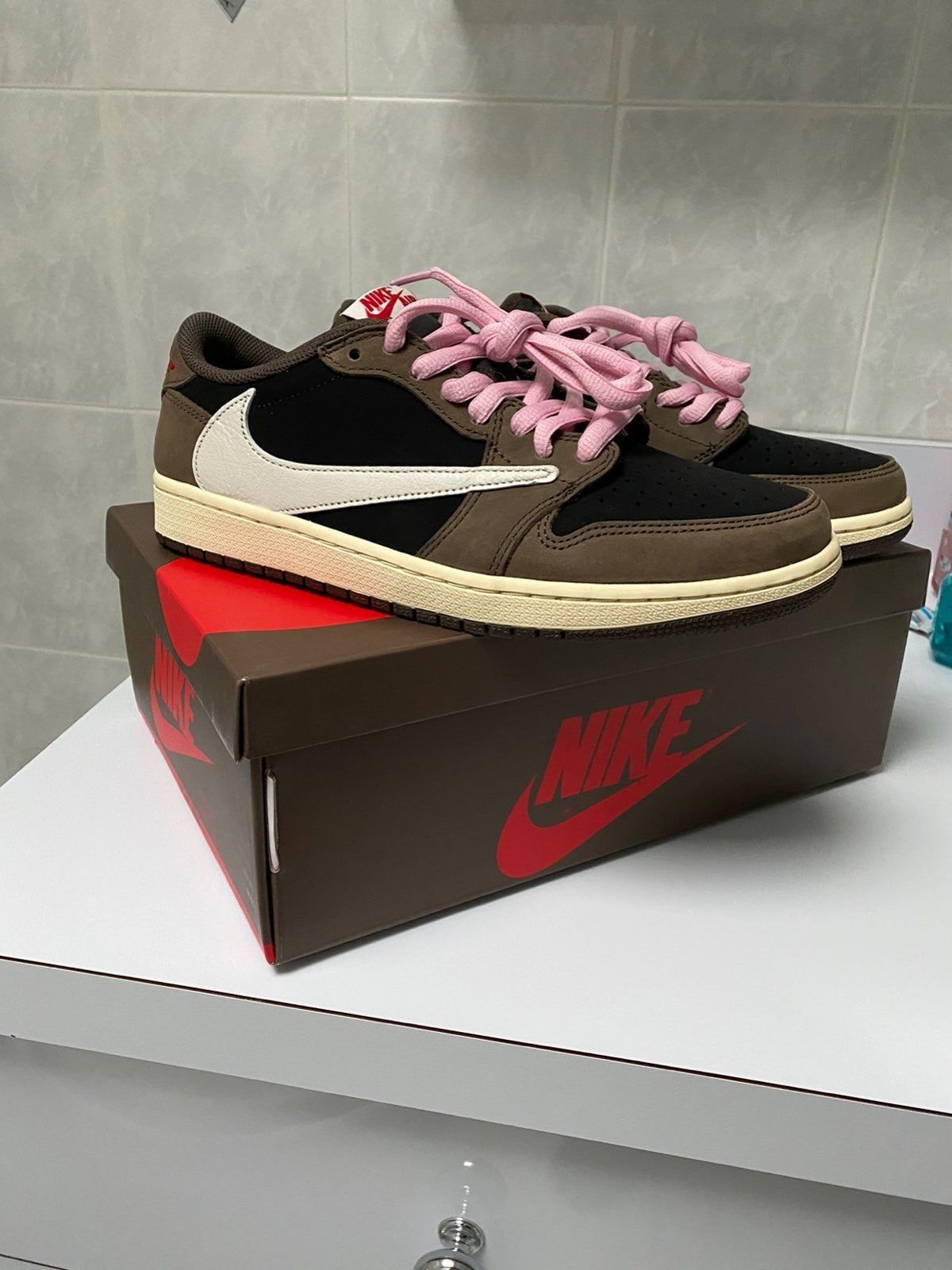 Travis Scott x Air Jordan 1 Low Mocha photo review