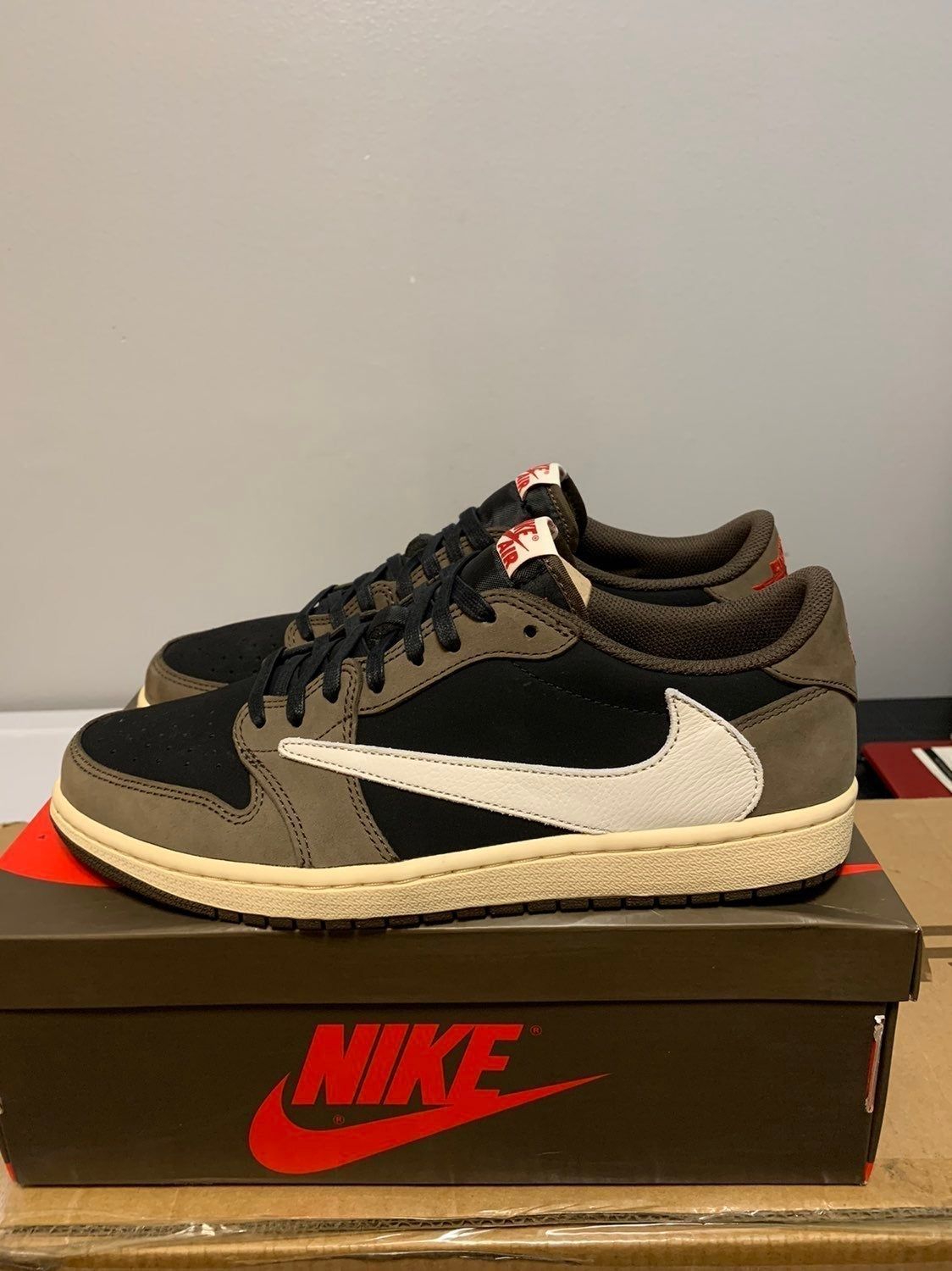 Travis Scott x Air Jordan 1 Low Mocha photo review