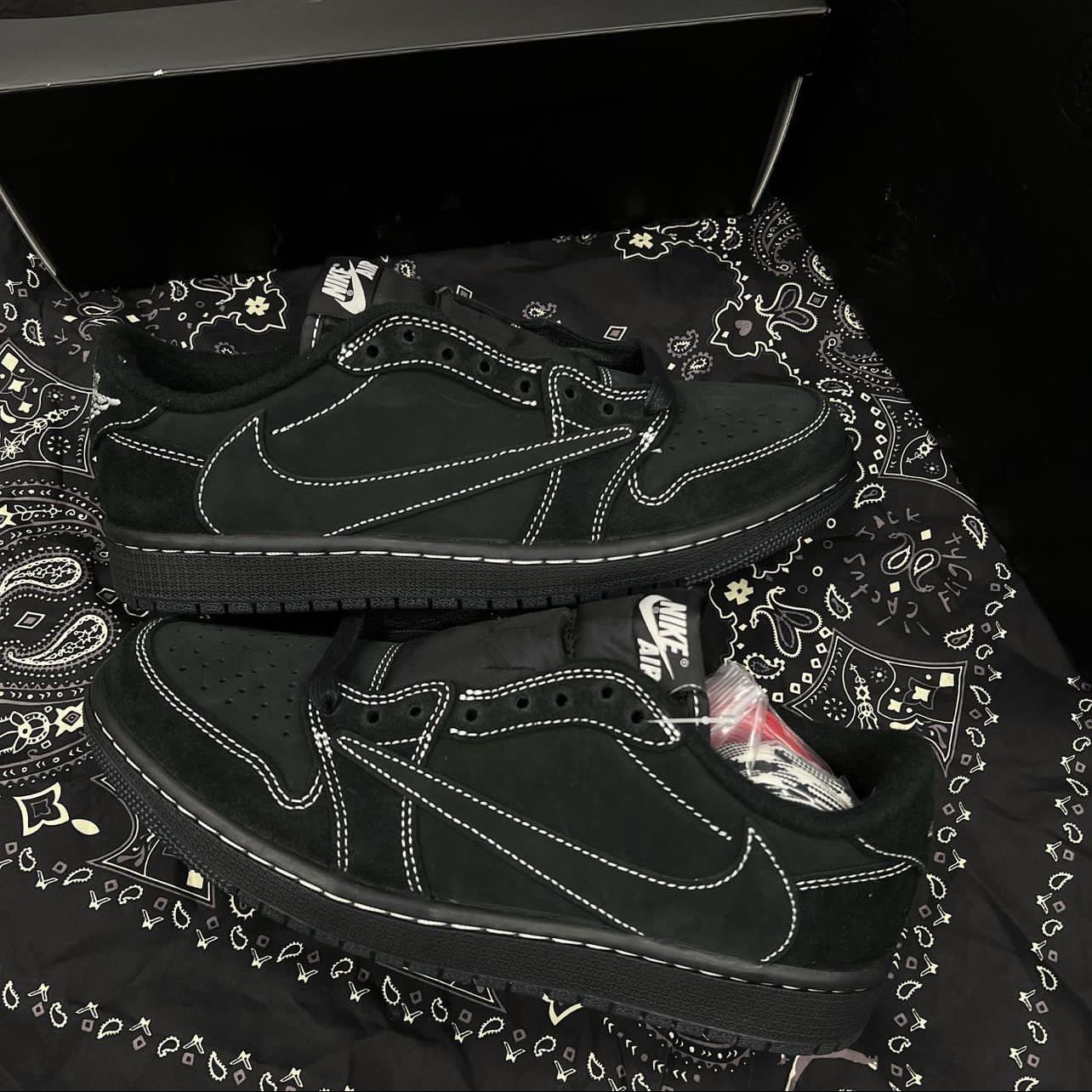 Jordan 1 Retro Low OG SP Travis Scott Black Phantom photo review