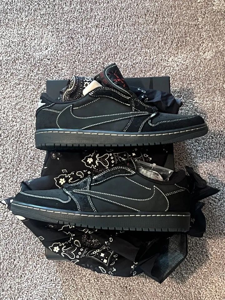 Jordan 1 Retro Low OG SP Travis Scott Black Phantom photo review