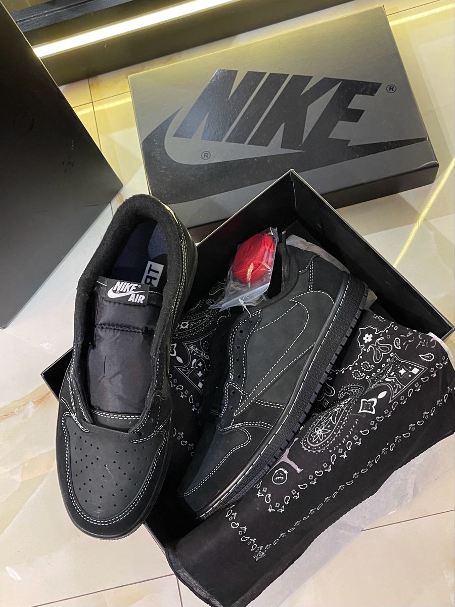 Jordan 1 Retro Low OG SP Travis Scott Black Phantom photo review