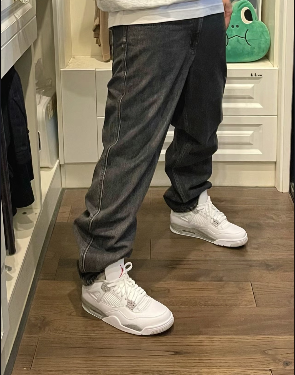 Jordan 4 Retro White Oreo photo review