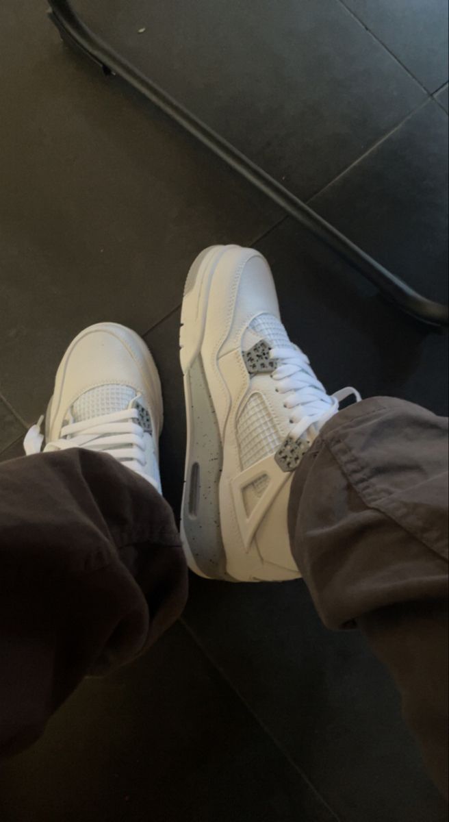 Jordan 4 Retro White Oreo photo review