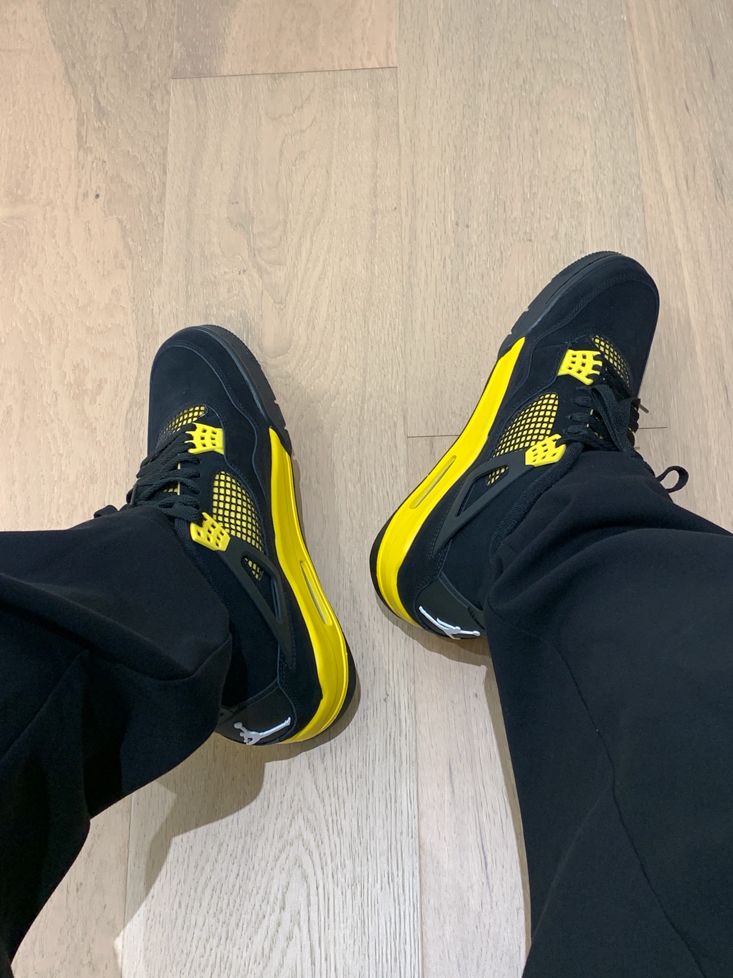 Jordan 4 Thunder photo review