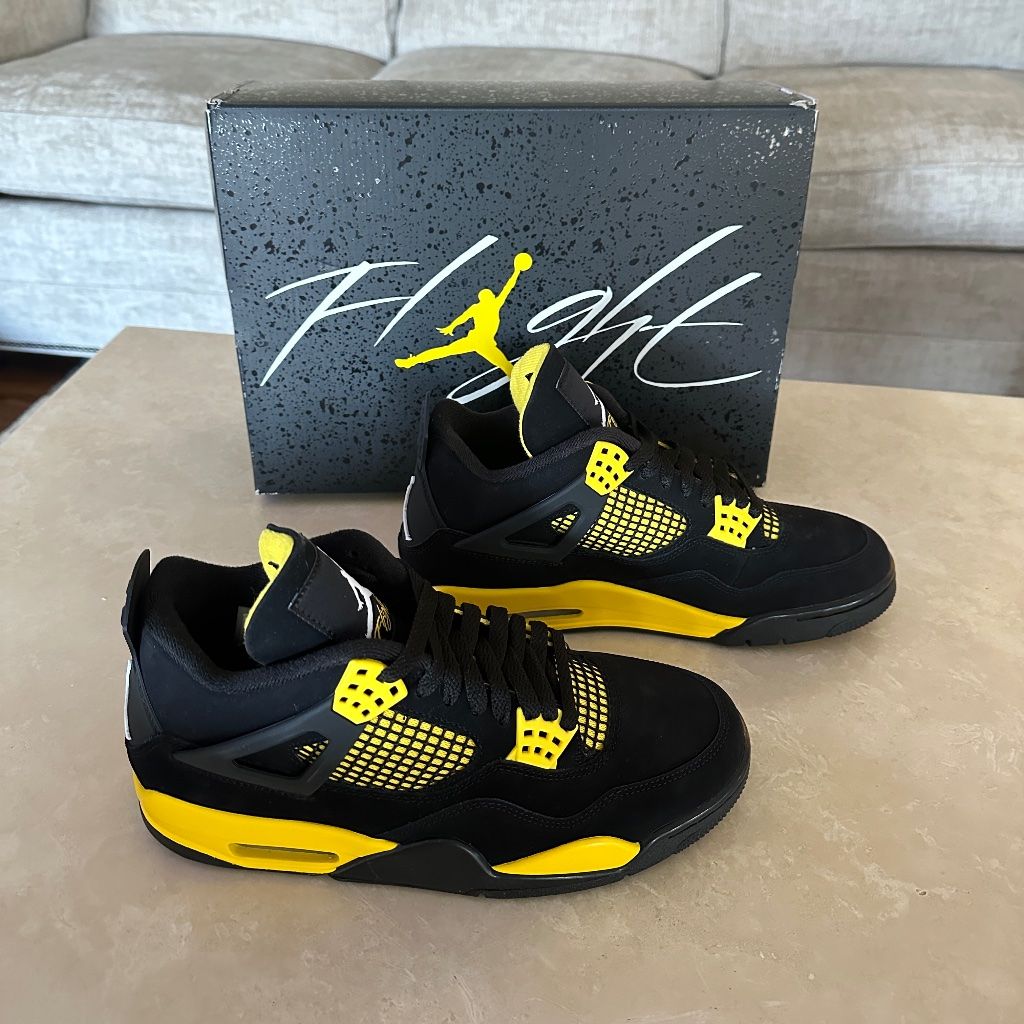 Jordan 4 Thunder photo review