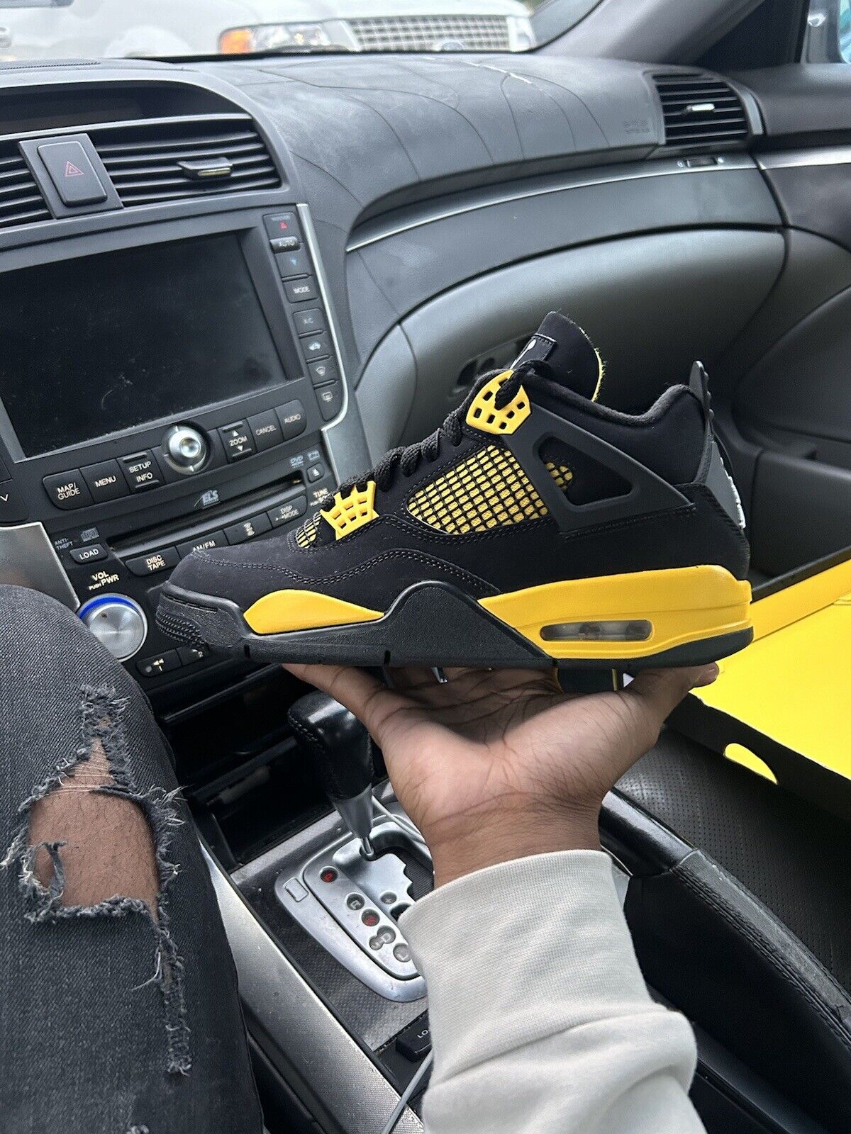 Jordan 4 Thunder photo review