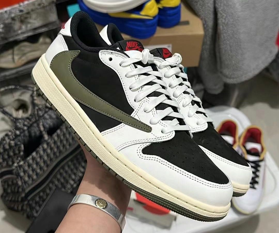 Travis Scott x Air Jordan 1 Low “Olive” photo review